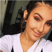 Enseño técnicas secas (grafito, lapices de colores, rotuladores...) ya sea tanto en realismo como en otros estilos no tan figurativos